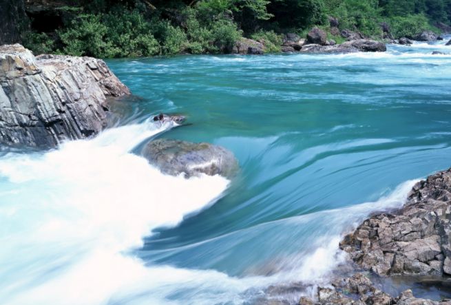 水質(zhì)監(jiān)測儀有效緩解水資源問題（水質(zhì)監(jiān)測儀實(shí)時監(jiān)測溶解氧、pH值、濁度）